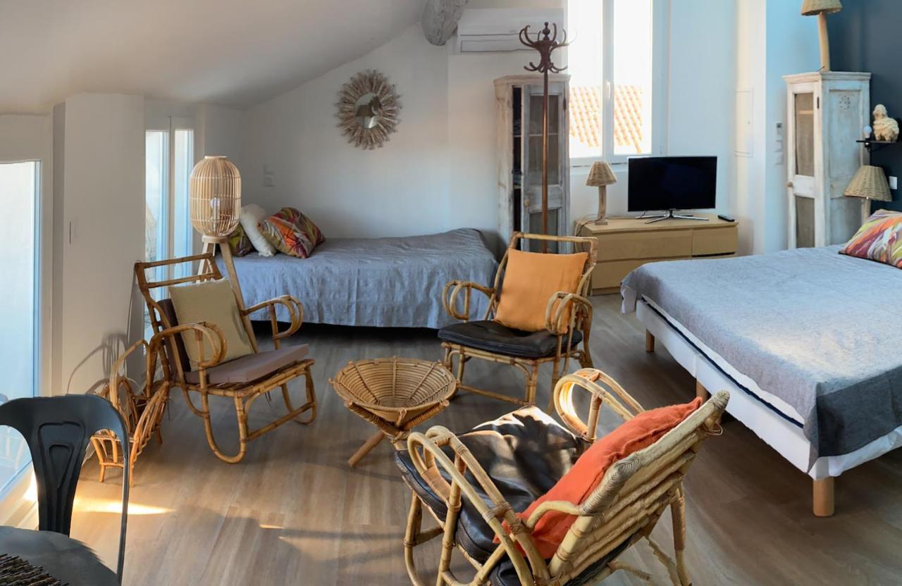 Les Nuits Etoilees, Studio Terrasse Apercu Mer, Tres Lumineux, Ac, 100M Du Port Sanary Exteriör bild